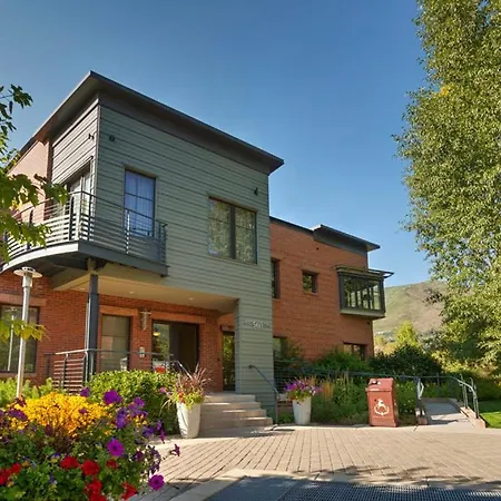 Obermeyer Place Unit 102 Park, Expansive Luxury Condo Walking Distance To Gondola & Restaurants-3